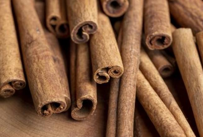 Estudo alerta sobre riscos do consumo excessivo de canela para medicamentos