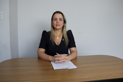 Deputada Cláudia de Jesus solicita dados sobre desigualdade racial na saúde em Rondônia