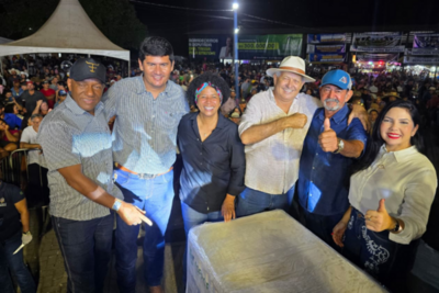 Sílvia Cristina participa da 7ª Festa do Leite em Palmeiras e anuncia R$ 1 milhão para pecuária