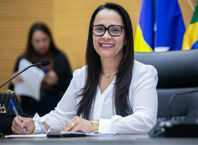 Rosangela Donadon assegura obras de cascalhamento na RO 005 em Porto Velho