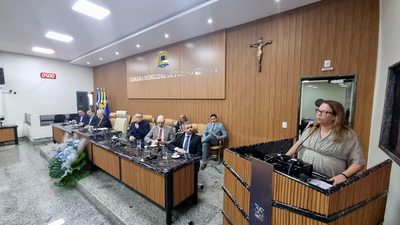 Ellis Regina homenageia CRC RO pelos 35 anos em Rondônia