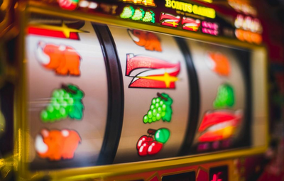 Dicas para aumentar suas chances de ganhar em caça-níqueis online