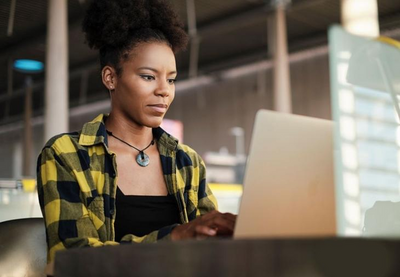 Rondônia amplia emprego feminino e mantém desigualdade salarial