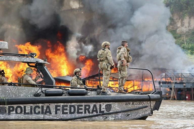 Polícia Federal desmantela extração ilegal de ouro no Rio Madeira com operações conjuntas