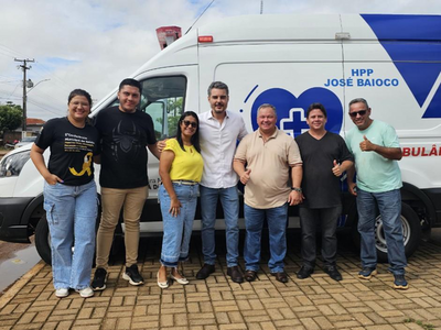 Deputado Thiago Flores entrega ambulância a Itapuã do Oeste em ato histórico