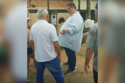 Thiago Tezzari acompanha limpeza de bueiros no Sao Sebastiao II